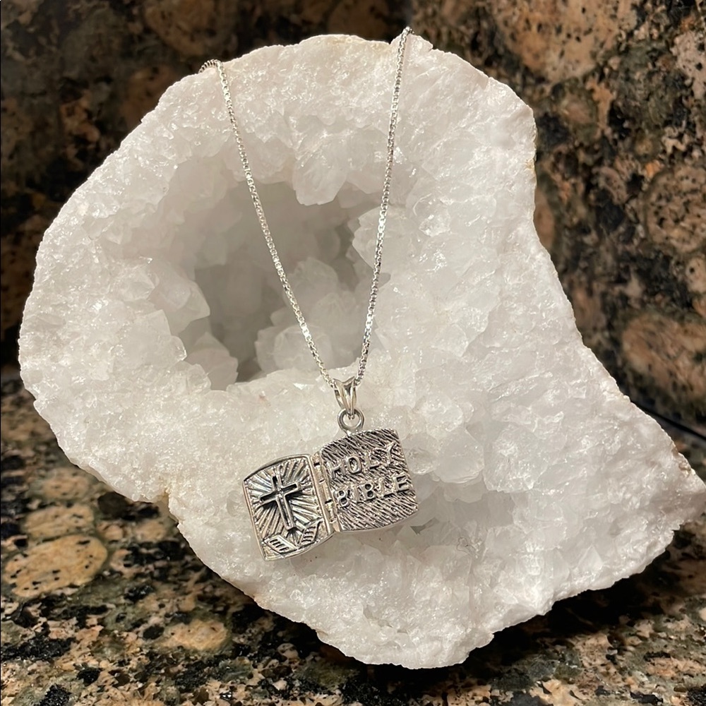 Sterling Silver Locket Bible Pendant. Holy Bible Front Cross Back. 148.00 NWT